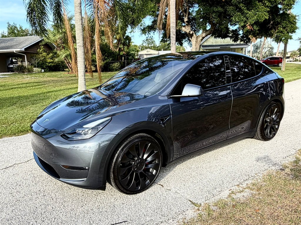 2023 Tesla Model Y Performance Dual Motor All-Wheel Drive's photo