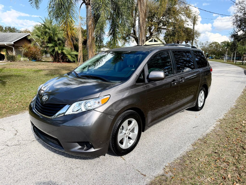 2012 Toyota Sienna LE