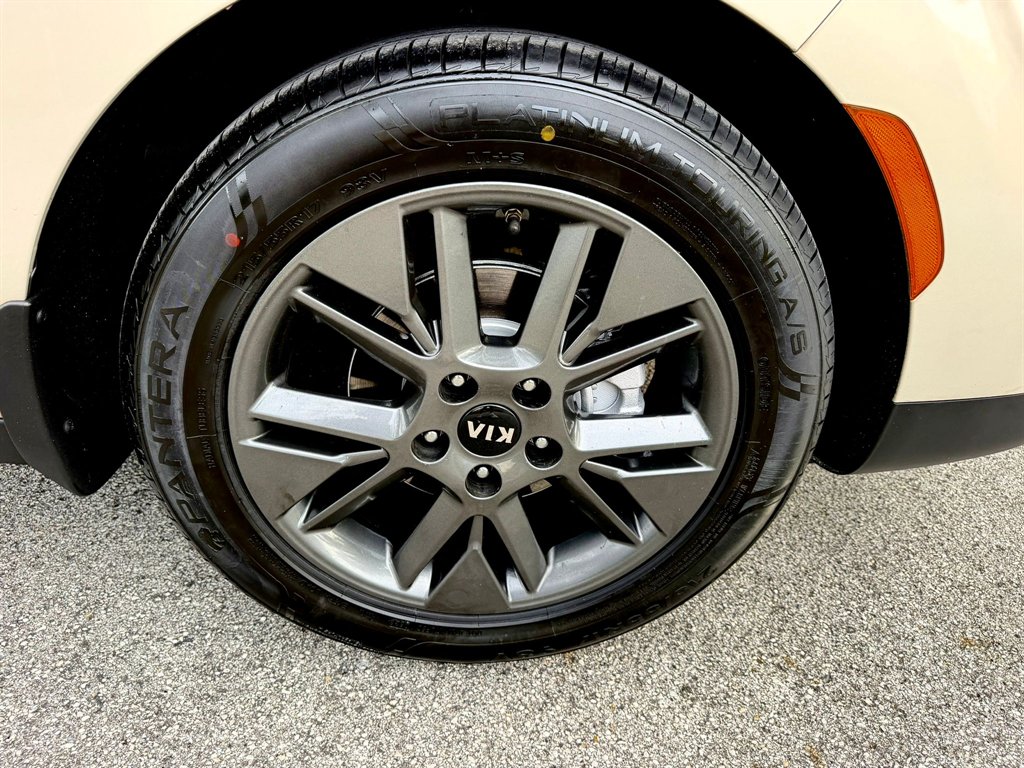 2020 Kia Soul EX - Photo 22