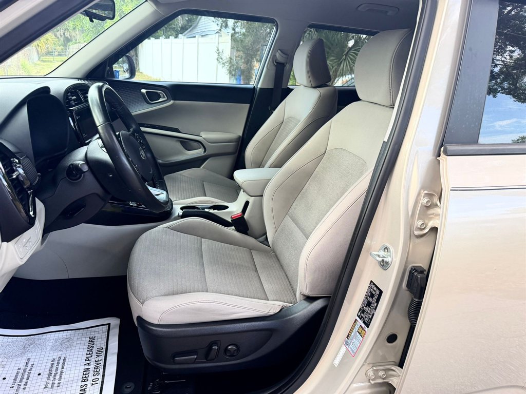 2020 Kia Soul EX - Photo 9