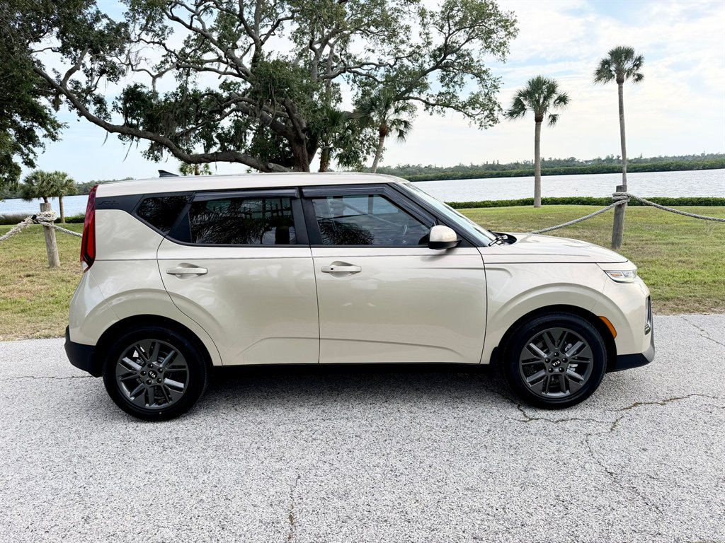 2020 Kia Soul EX - Photo 7