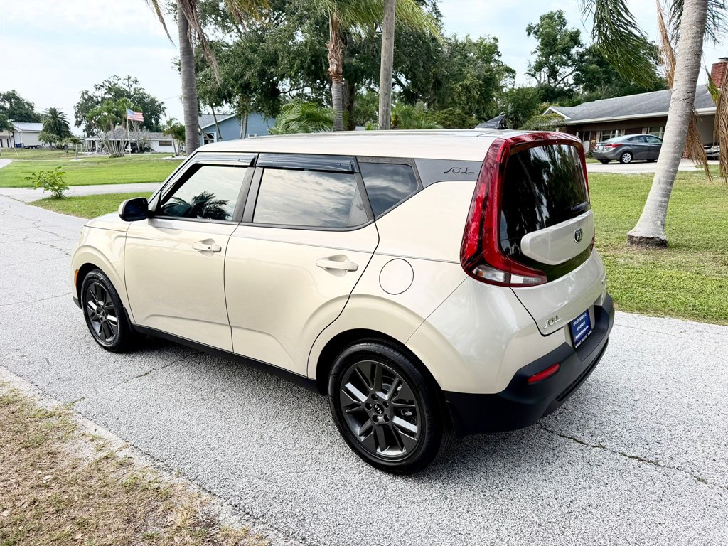 2020 Kia Soul EX - Photo 20