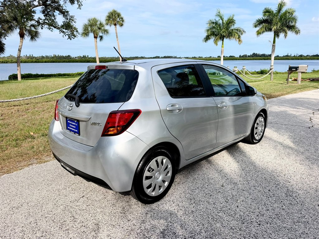 2017 Toyota Yaris SE - Photo 14