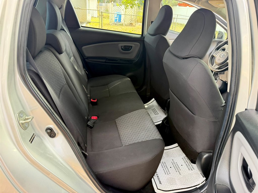 2017 Toyota Yaris SE - Photo 15