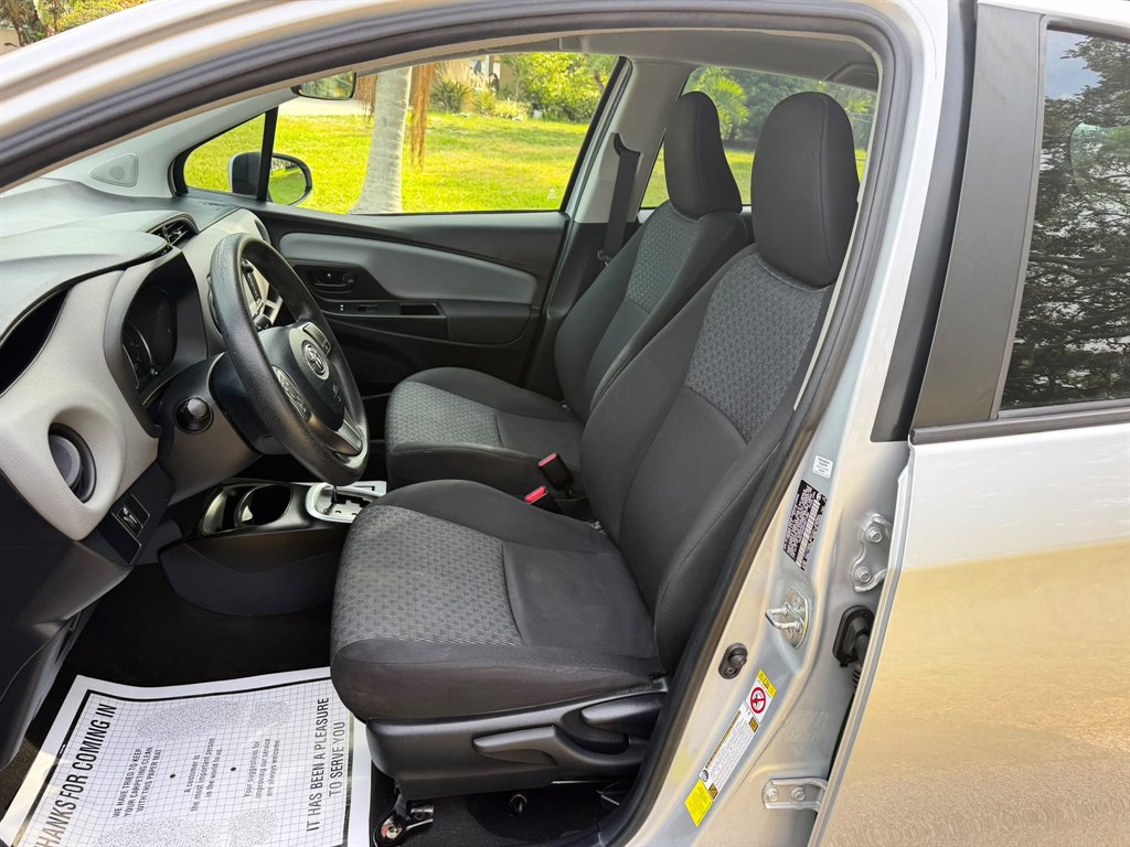 2017 Toyota Yaris SE - Photo 8