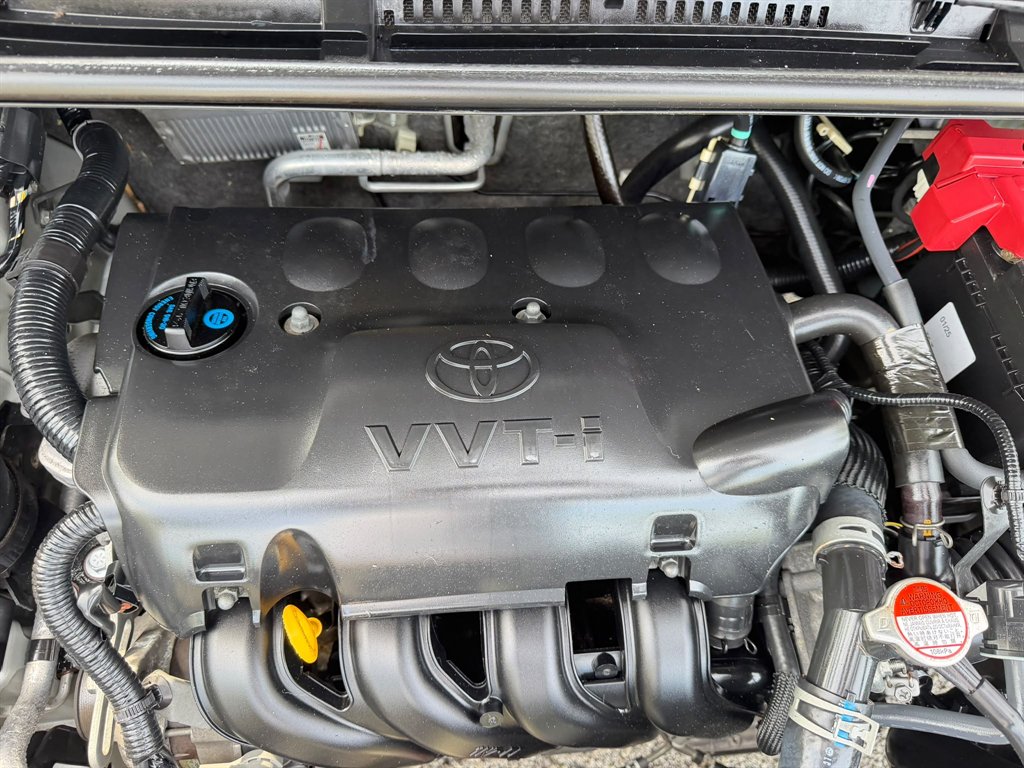2017 Toyota Yaris SE - Photo 23