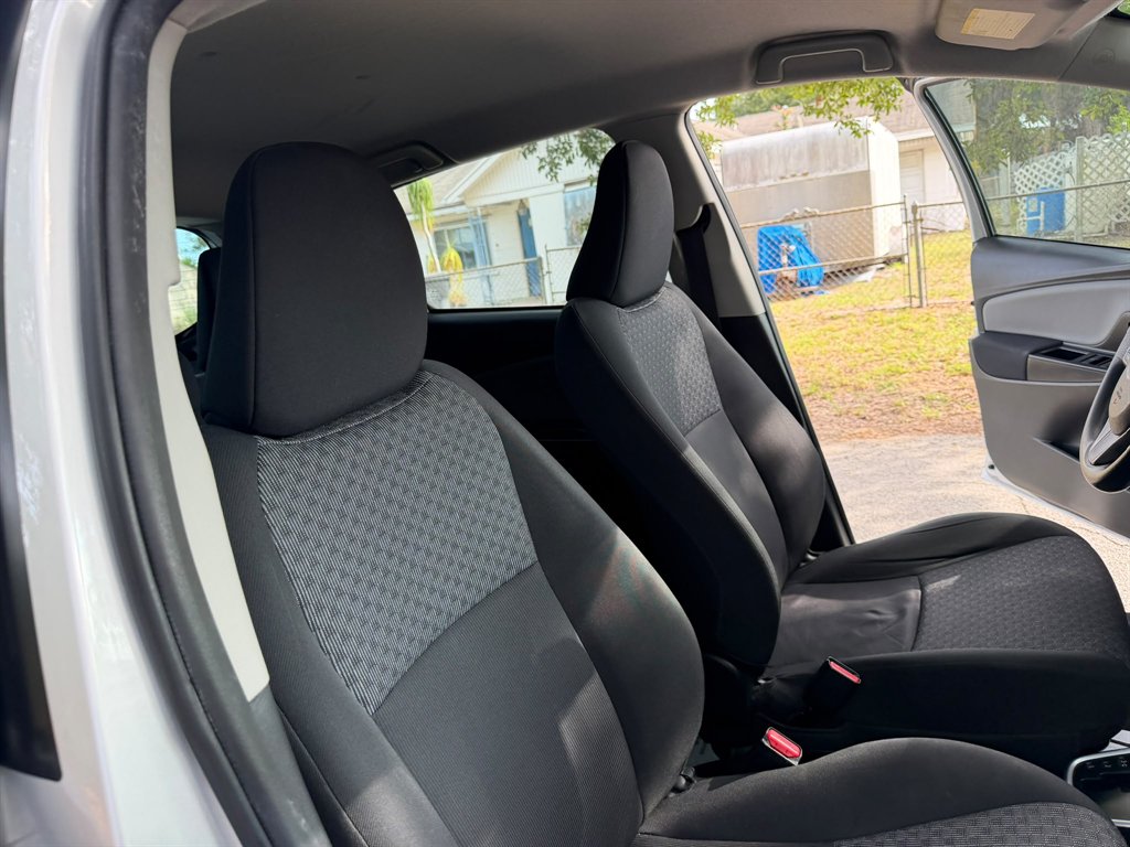 2017 Toyota Yaris SE - Photo 16