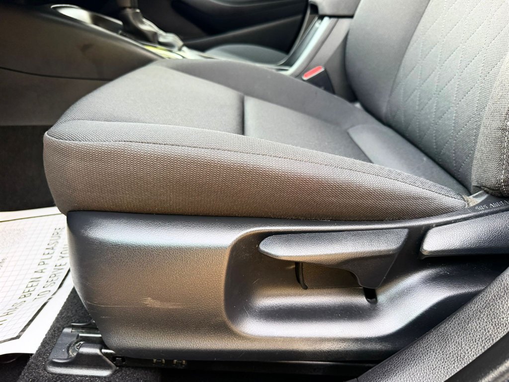 2024 Toyota Corolla LE - Photo 9