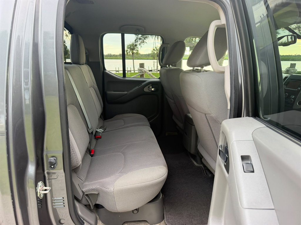 2017 Nissan Frontier SV - Photo 11