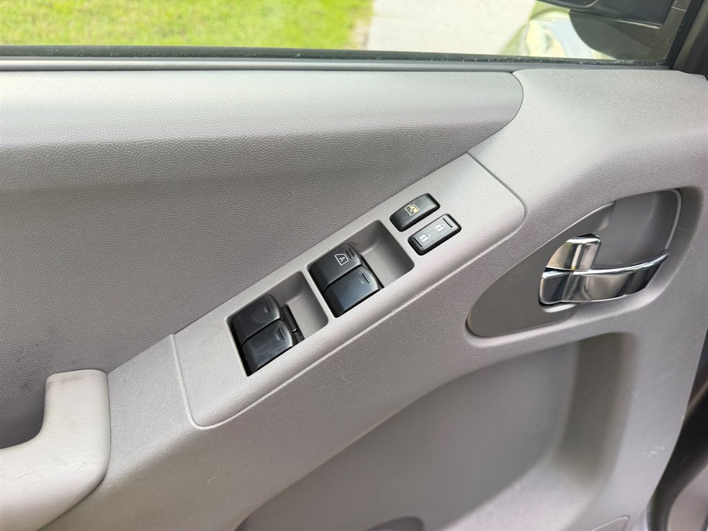 2017 Nissan Frontier SV - Photo 7